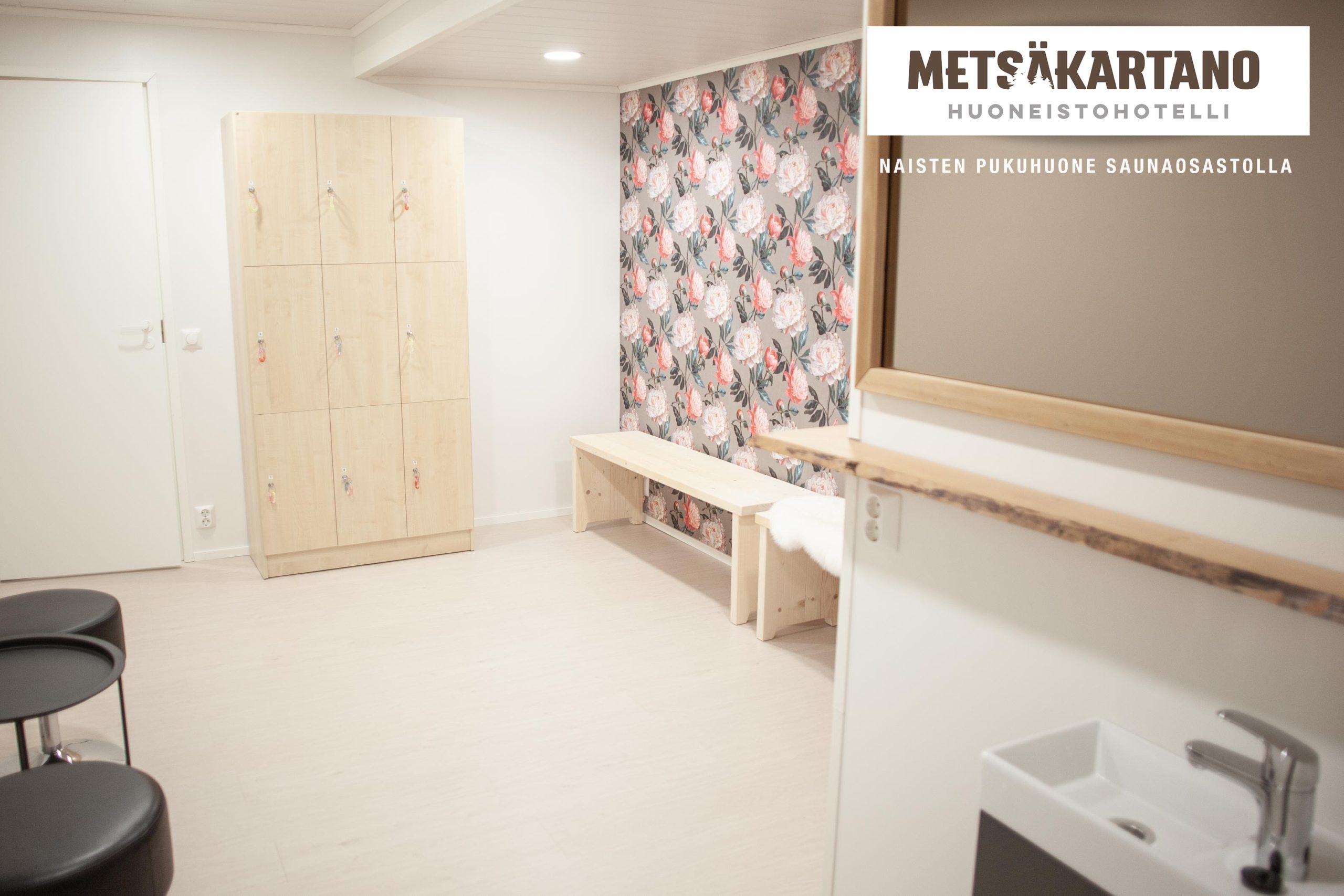 HotelliMetsakartano_naistenpukuhuone